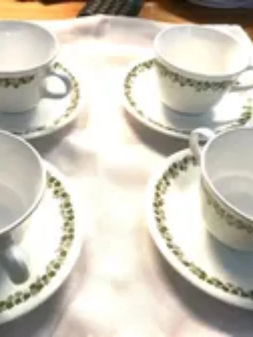 Vintage Corelle Crazy Daisy Spring blossom 4 cups w saucers